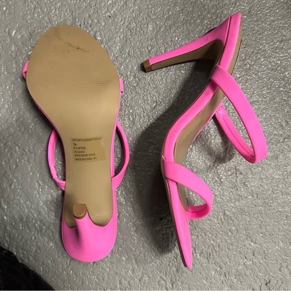 Effortless by Steve Madden - Picture 2 of 2